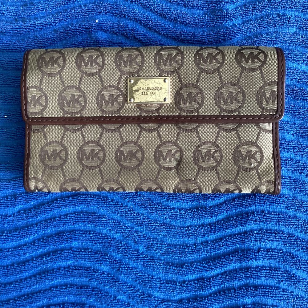 Purse & Wallet - Picture 2 of 3